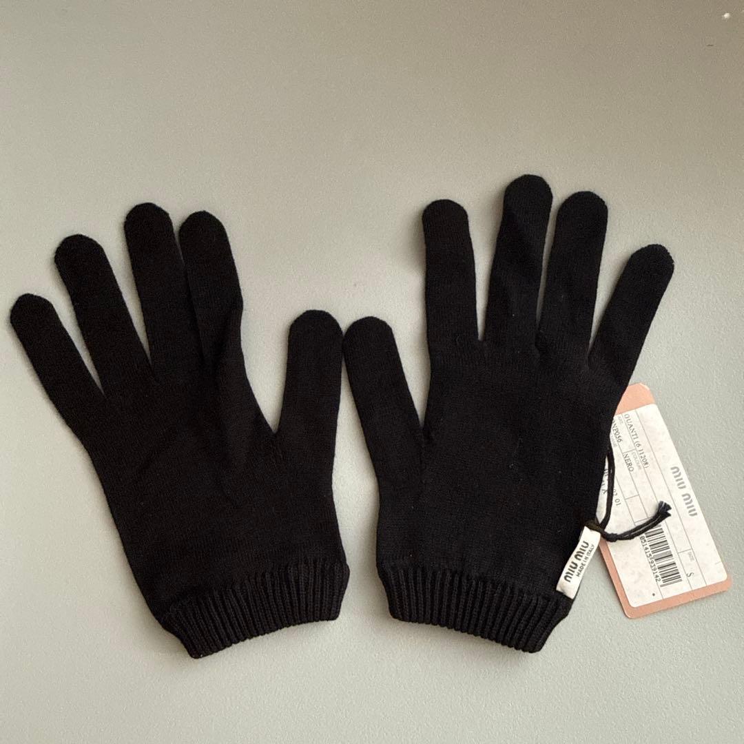 新品未使用　miumiu ミュウミュウ 手袋 黒 グローブ ユニセックス