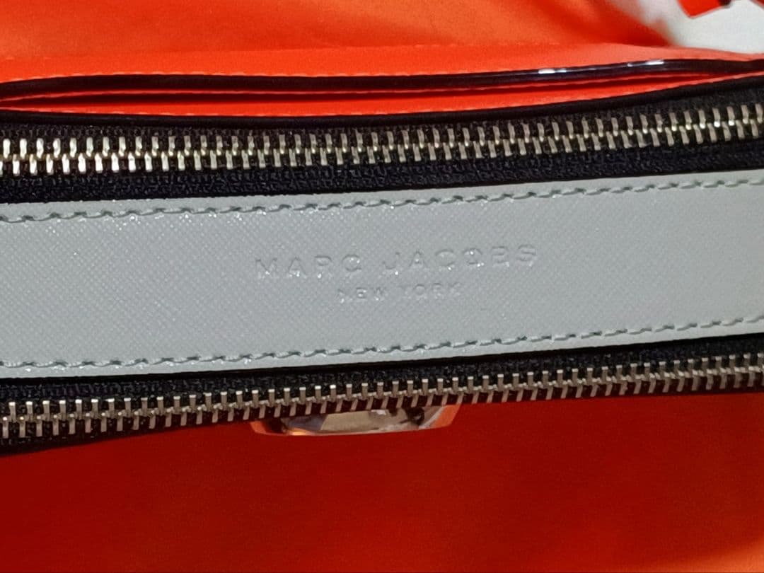 MARC JACOBS ショルダーバッグ オレンジ スナップショット美品　未使用