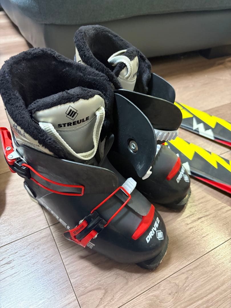 子供用スキーセット（スキー・ポール・ブーツ）