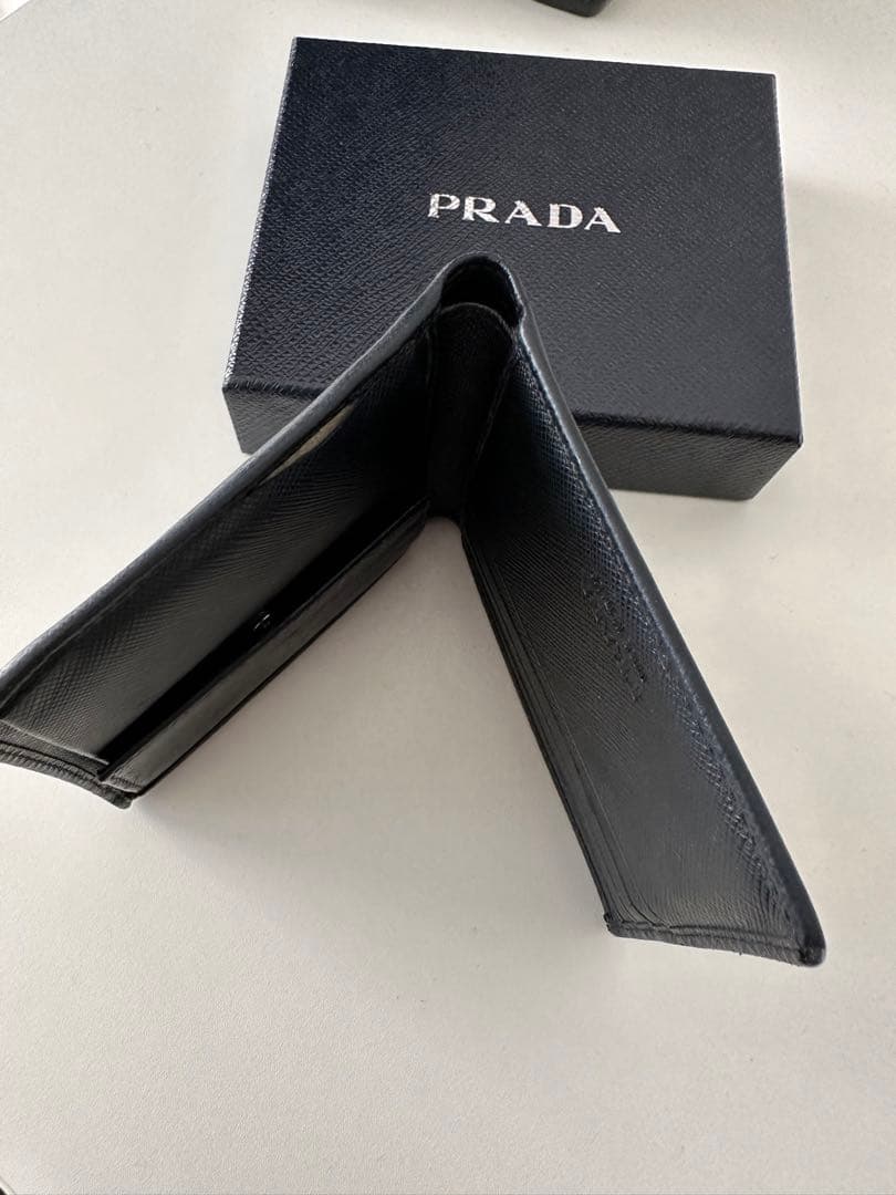 PRADA 二つ折り財布 メンズ 小銭入り付き