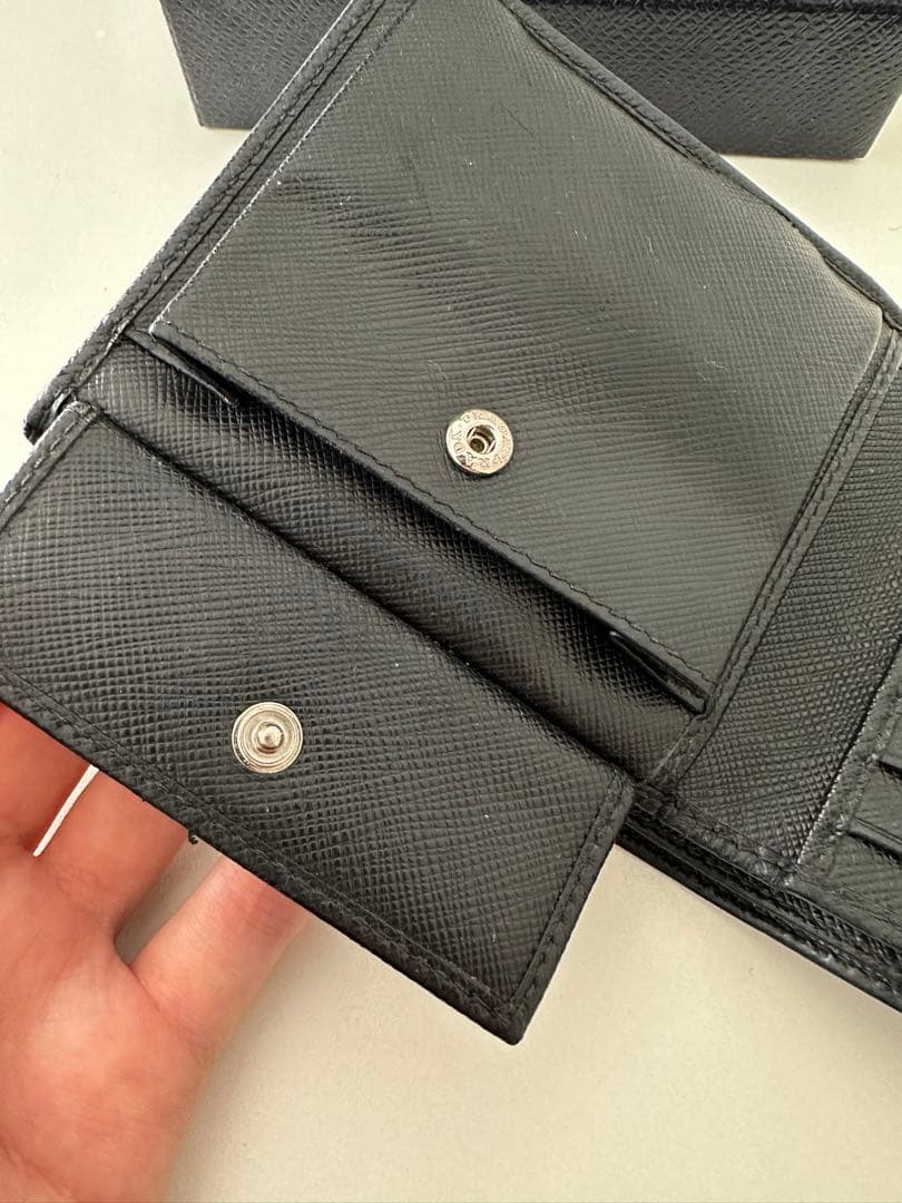 PRADA 二つ折り財布 メンズ 小銭入り付き