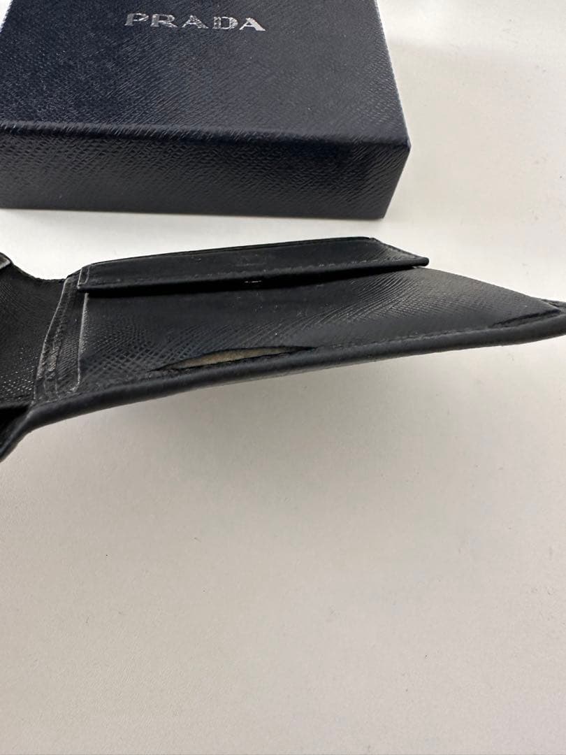 PRADA 二つ折り財布 メンズ 小銭入り付き