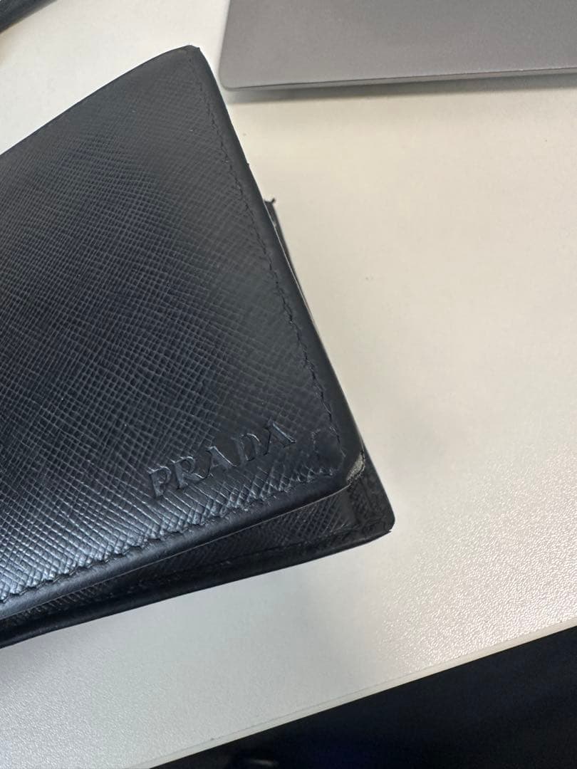 PRADA 二つ折り財布 メンズ 小銭入り付き