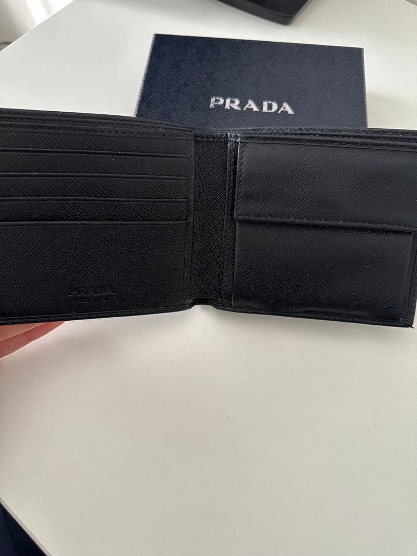 PRADA 二つ折り財布 メンズ 小銭入り付き