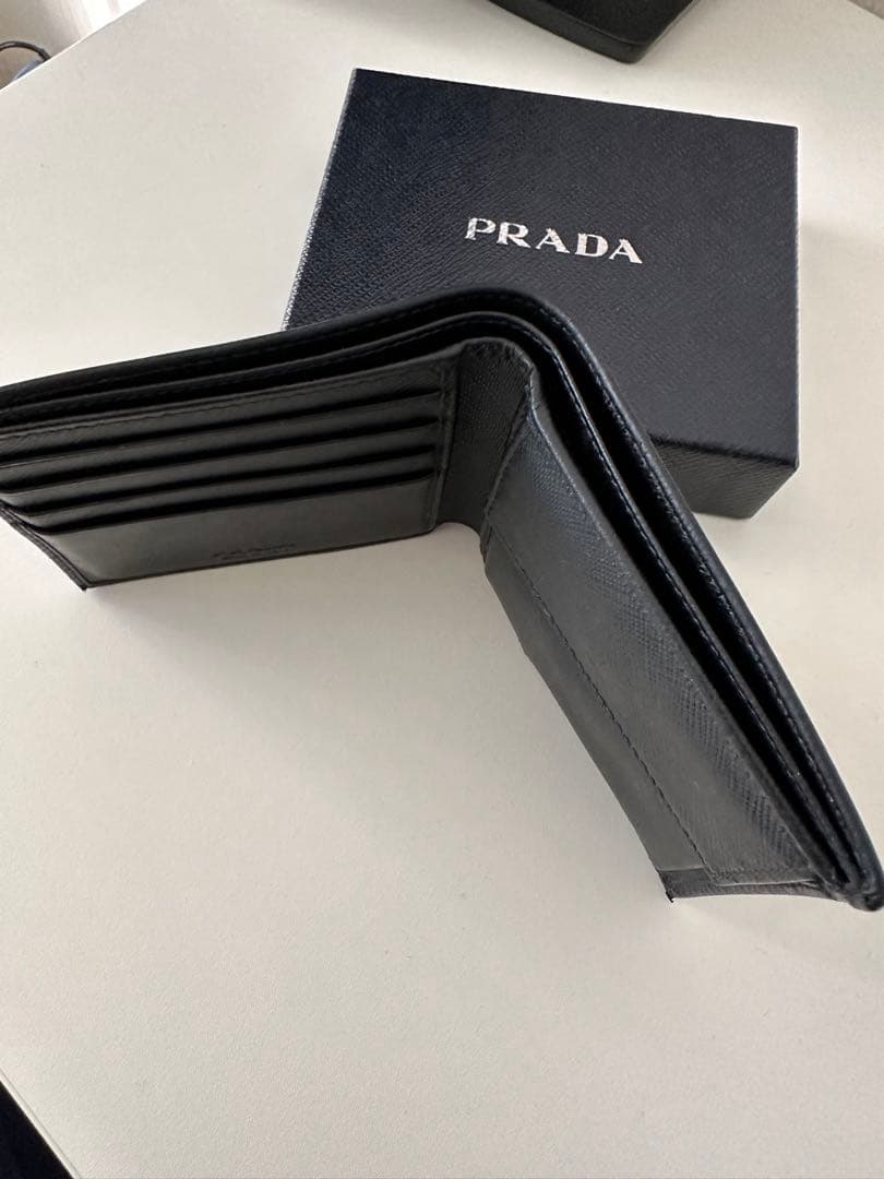 PRADA 二つ折り財布 メンズ 小銭入り付き