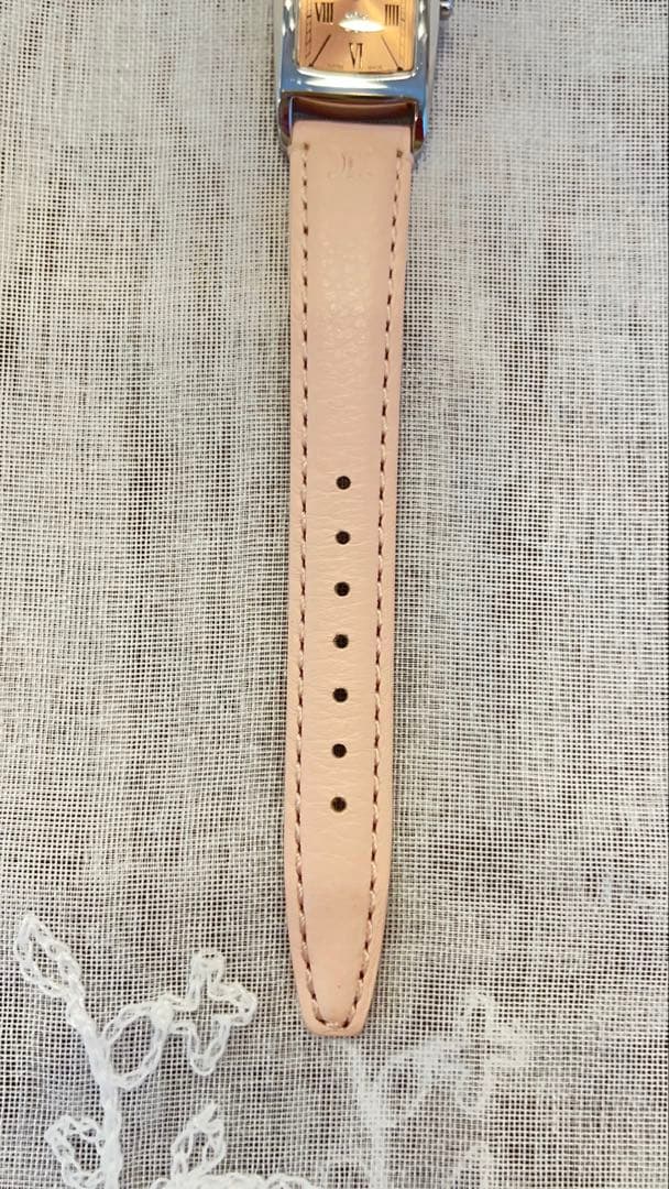 【お値下げ】CELINE未使用ピンクレザー アナログ腕時計　新品電池　稼働品