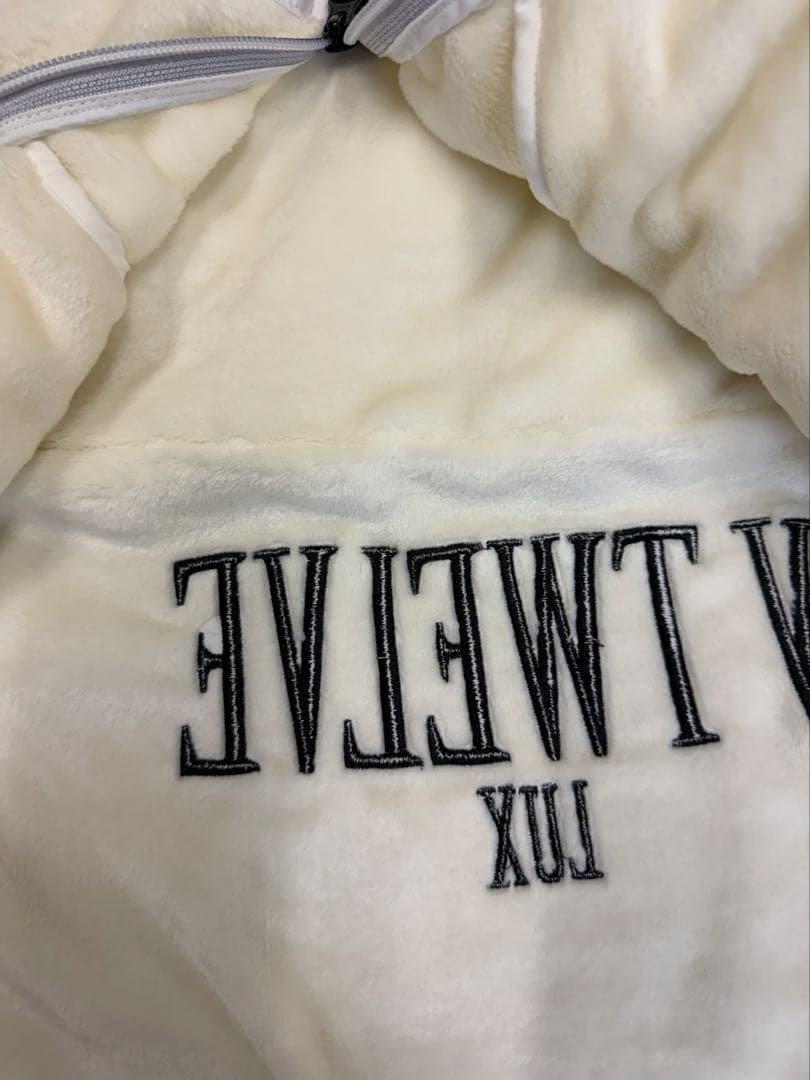 新品正規品【V12/size L】フリース　ハイブリッド　キルティングアウター