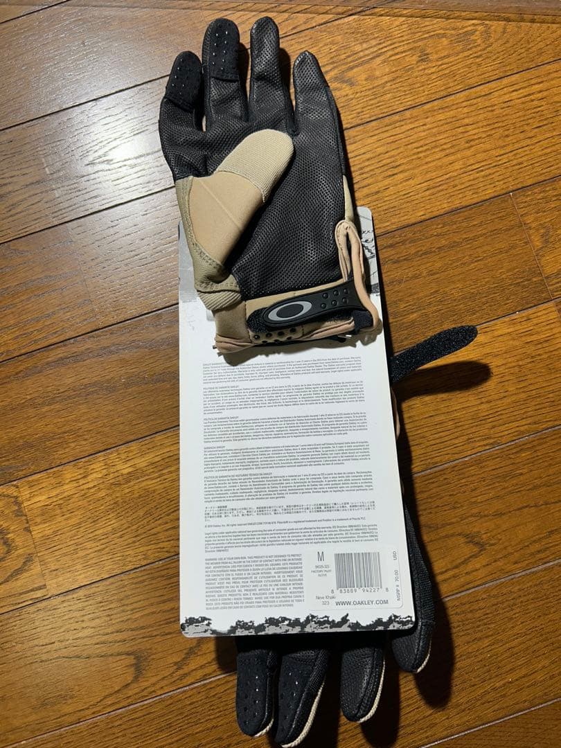 オークリー　グローブ M