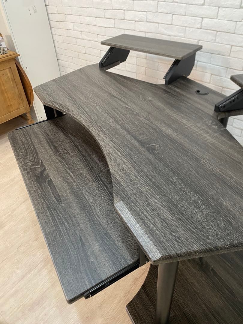 【東京都内23区配送無料】定価12万　ゲーミングデスク　PC パソコン　机