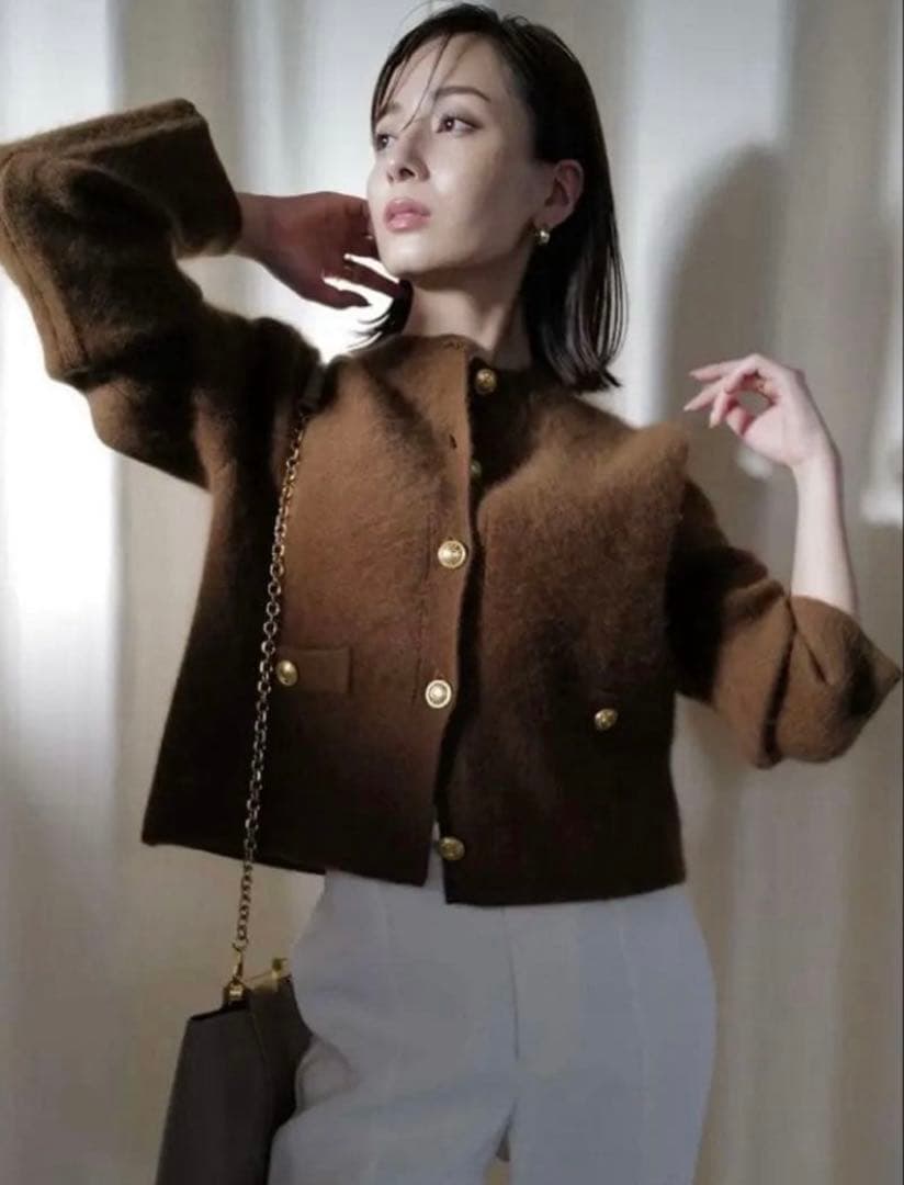 新品試着のみanuans ラクーンブレンドノーカラーニットジャケット　キャメル