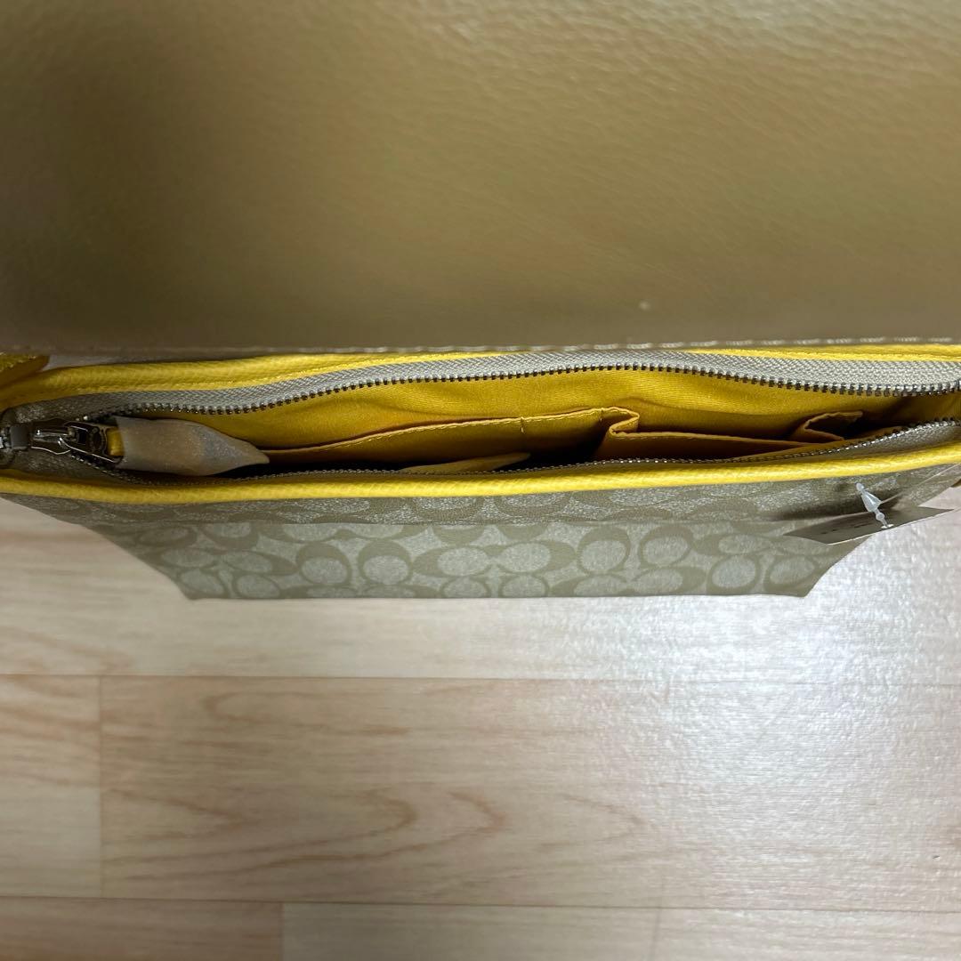 【新品未使用】コーチ　ショルダーバッグ　茶　シグネチャー