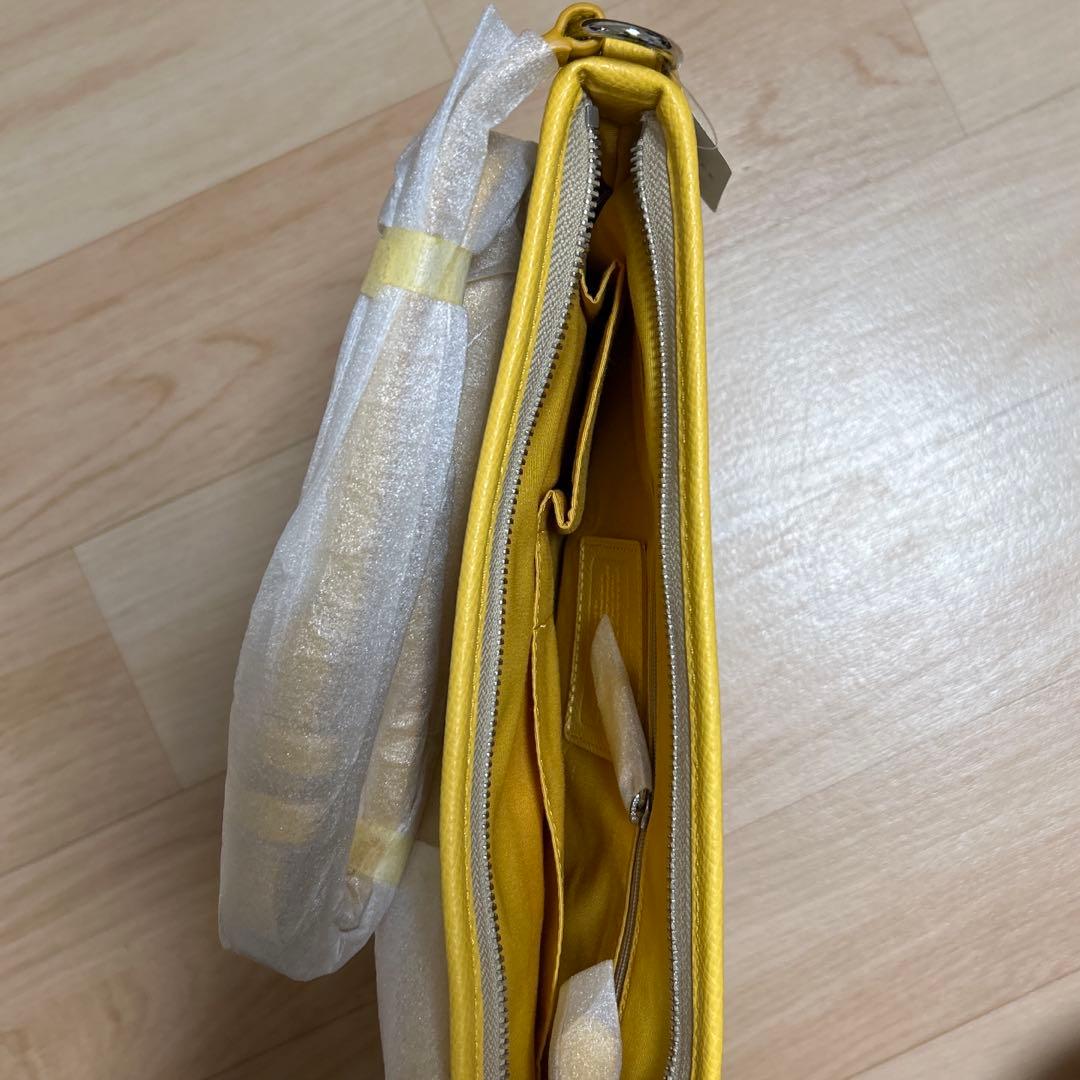 【新品未使用】コーチ　ショルダーバッグ　茶　シグネチャー