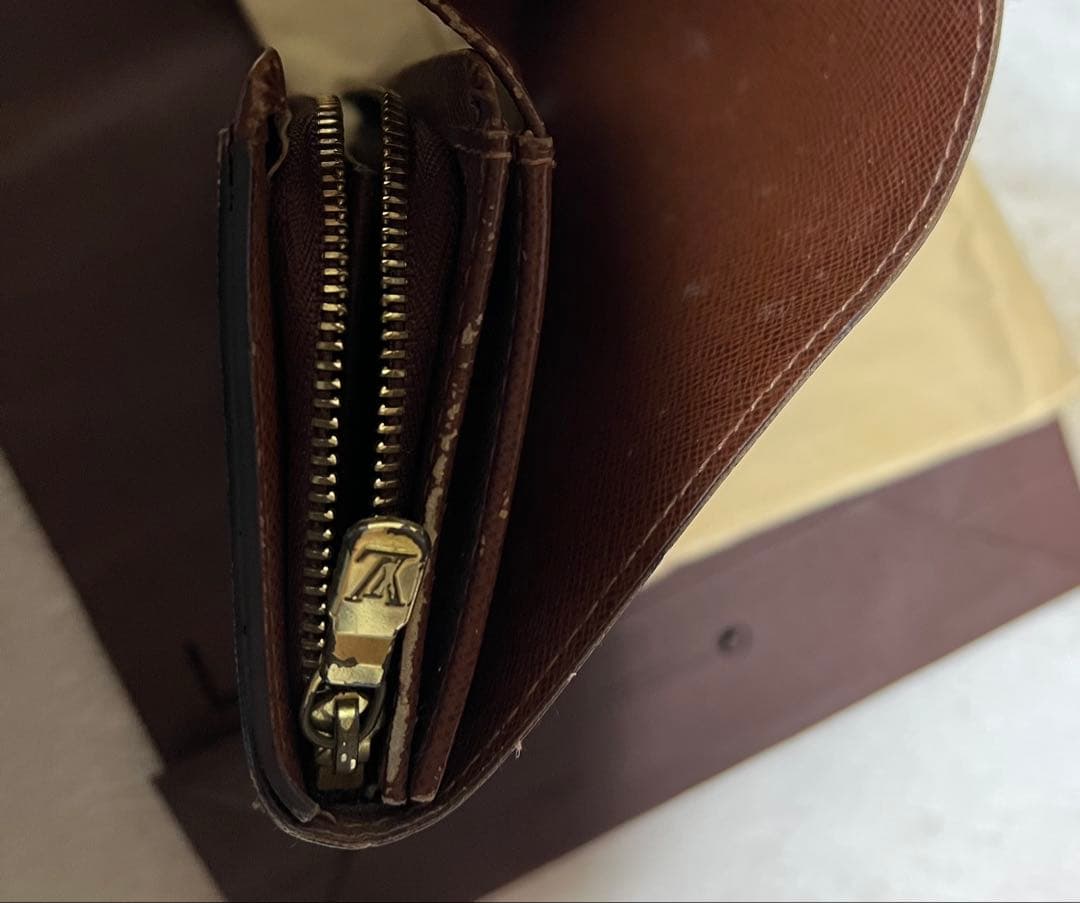 【週末限定sale】ルイヴィトンポルトモネトレゾ−ル二つ折財布　美品