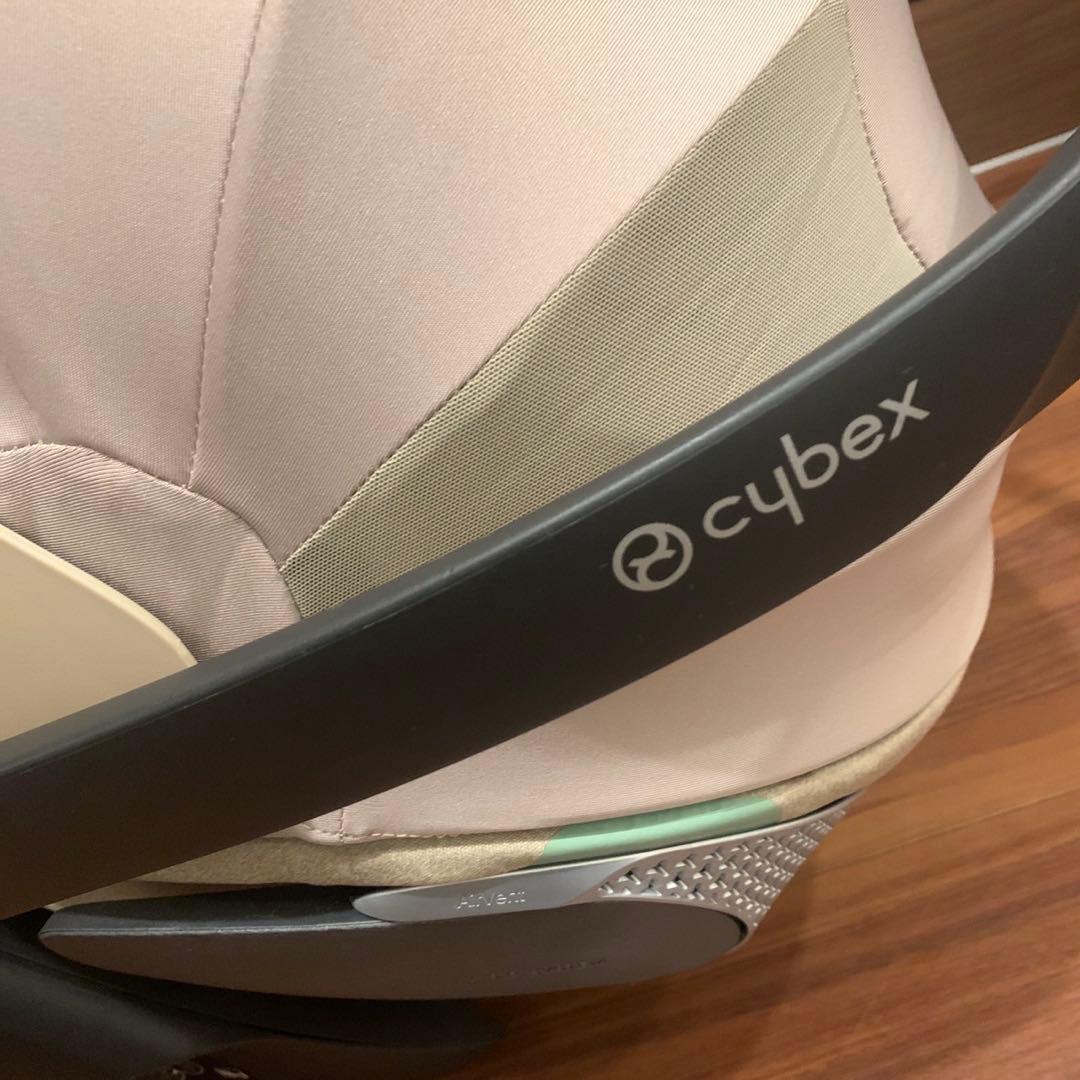 美品 Cybex Cloud T i-Size plus ベージュ アダプター付