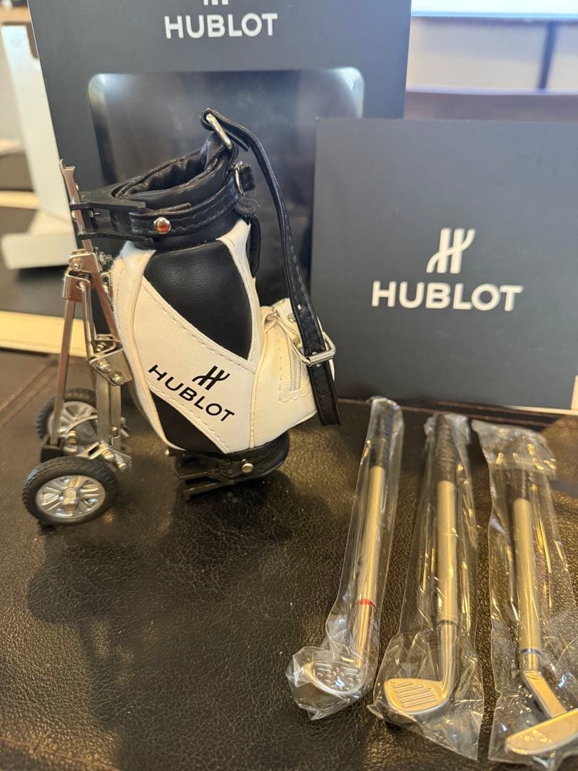 HUBLOTミニキャディバッグペンセット