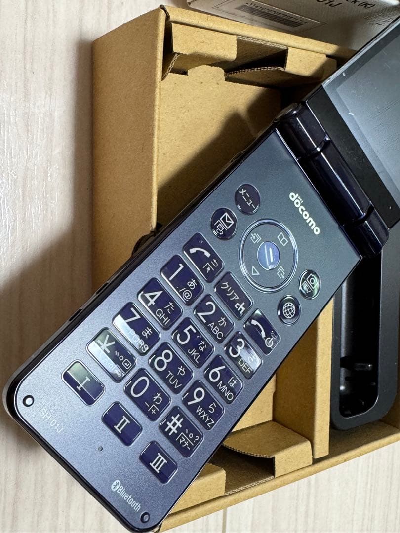 AQUOS SH-01J docomo ブルーブラック 本体