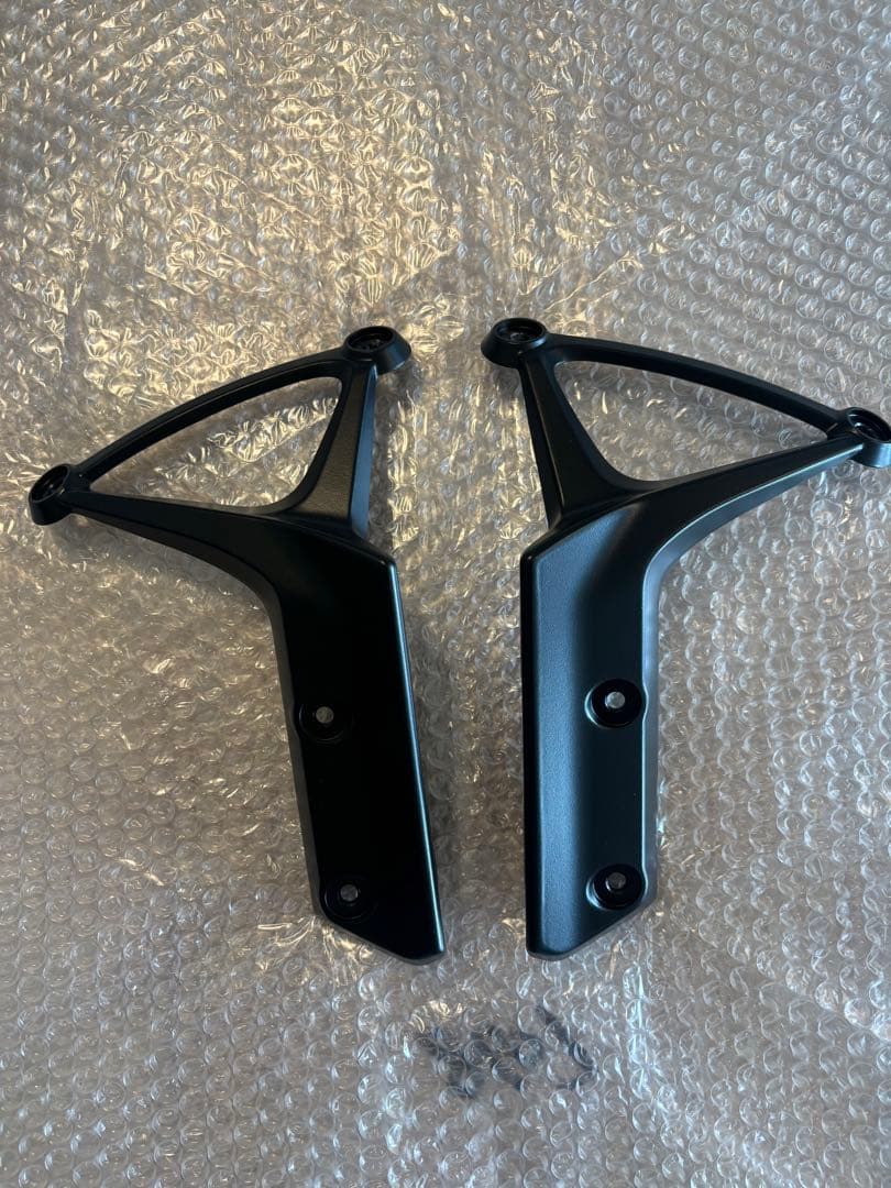 Z900RS フェンダーアーム　ラジエターサイドカバー　マットブラック　純正