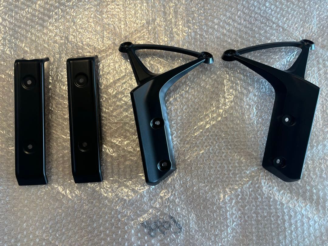 Z900RS フェンダーアーム　ラジエターサイドカバー　マットブラック　純正