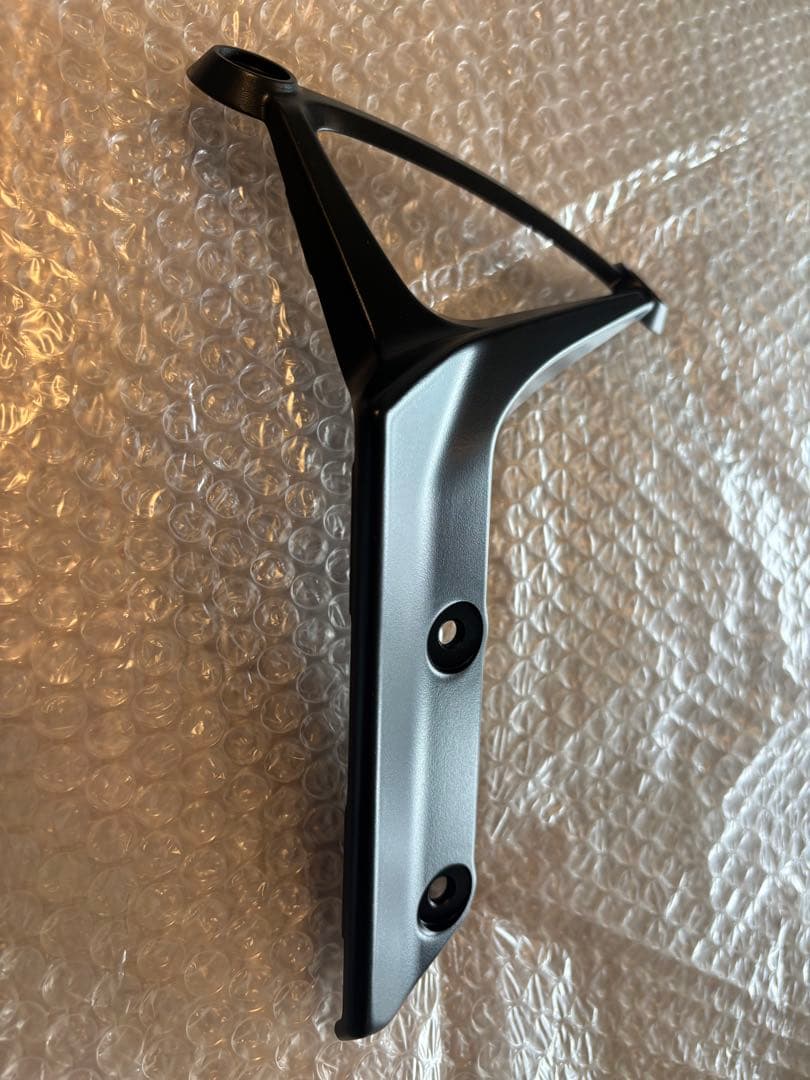 Z900RS フェンダーアーム　ラジエターサイドカバー　マットブラック　純正