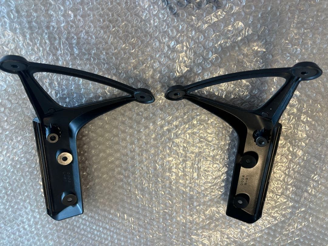 Z900RS フェンダーアーム　ラジエターサイドカバー　マットブラック　純正