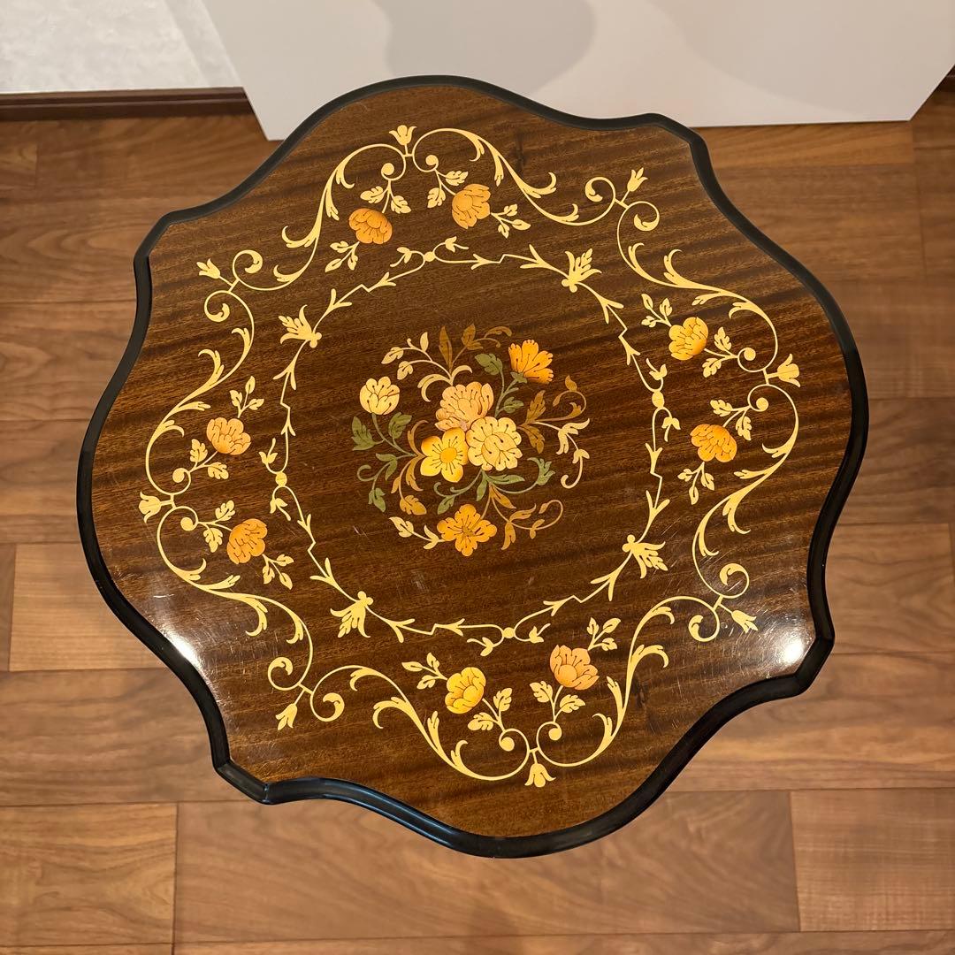 アンティーク風 木製テーブル　3本足