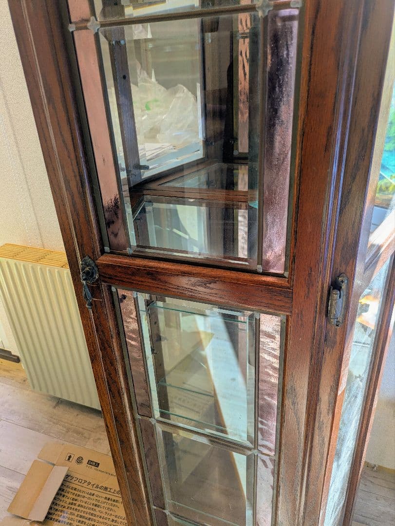 木製ガラスキャビネット イタリアンアンティーク調 飾り棚 輸入家具