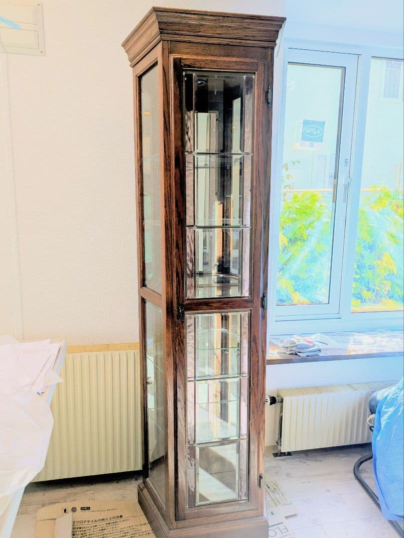 木製ガラスキャビネット イタリアンアンティーク調 飾り棚 輸入家具