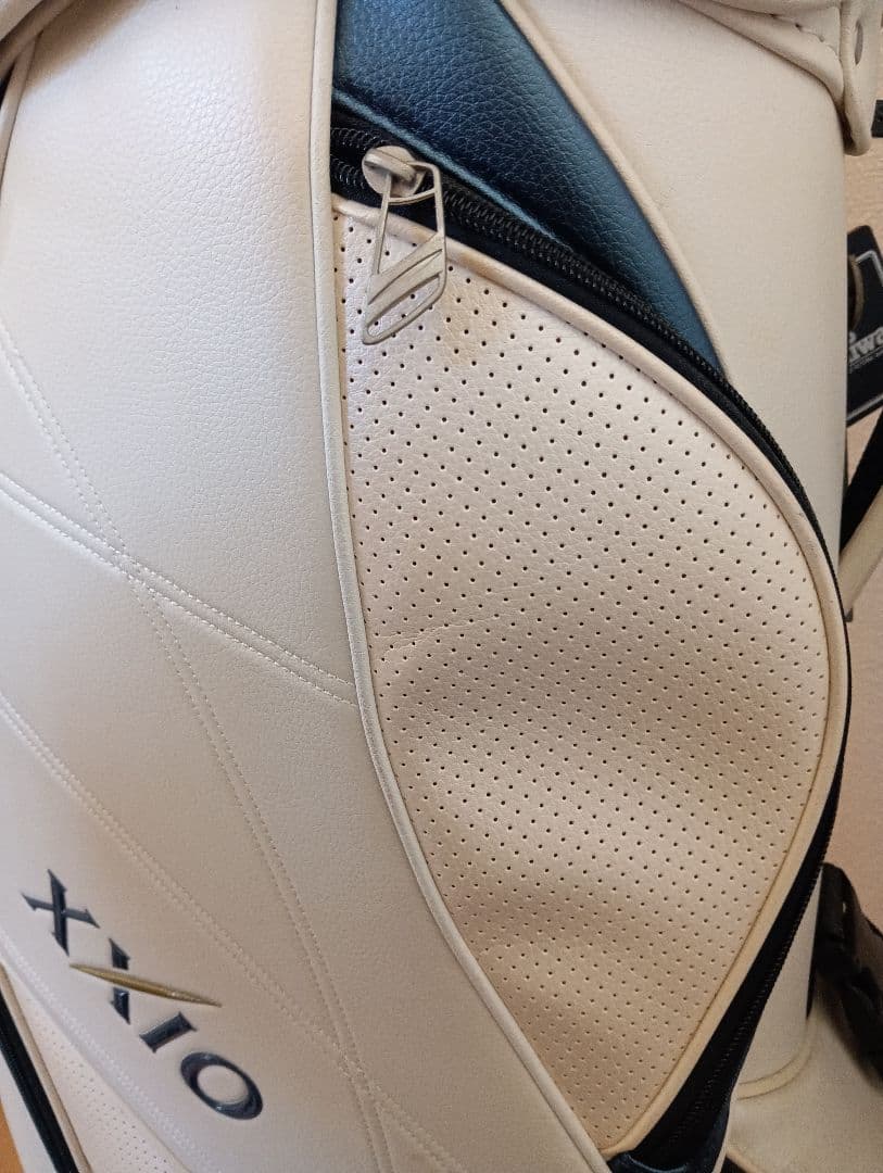 ☆美品☆XXIO ゼクシオ キャディーバッグ ホワイト ゴルフバッグ