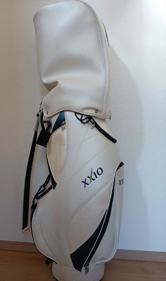 ☆美品☆XXIO ゼクシオ キャディーバッグ ホワイト ゴルフバッグ