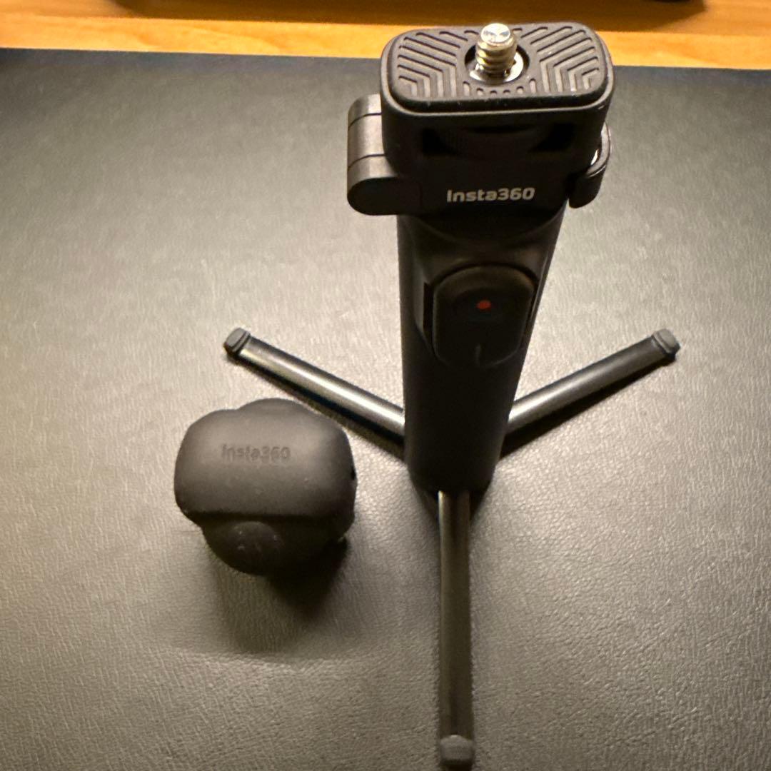 insta360 折りたたみ式三脚付き自撮り棒リモコン 純正レンズカバー付き