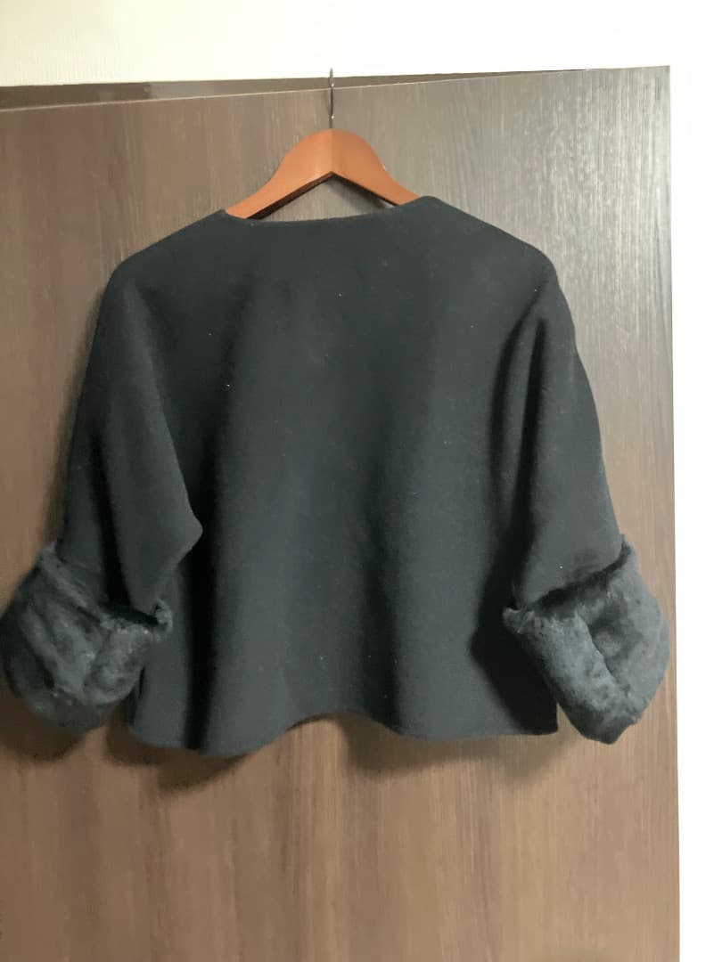 新品ファー付きノーカラージャケット