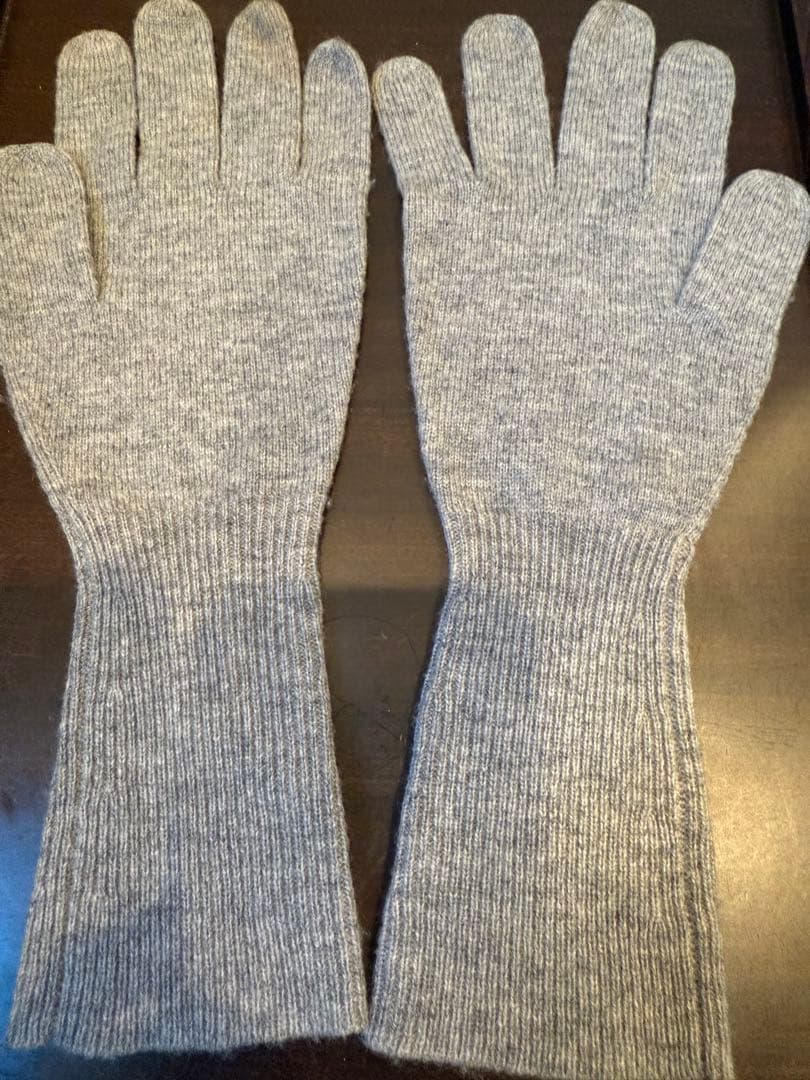 ルシアンペラフィネスカル刺繍 グレー カシミア手袋