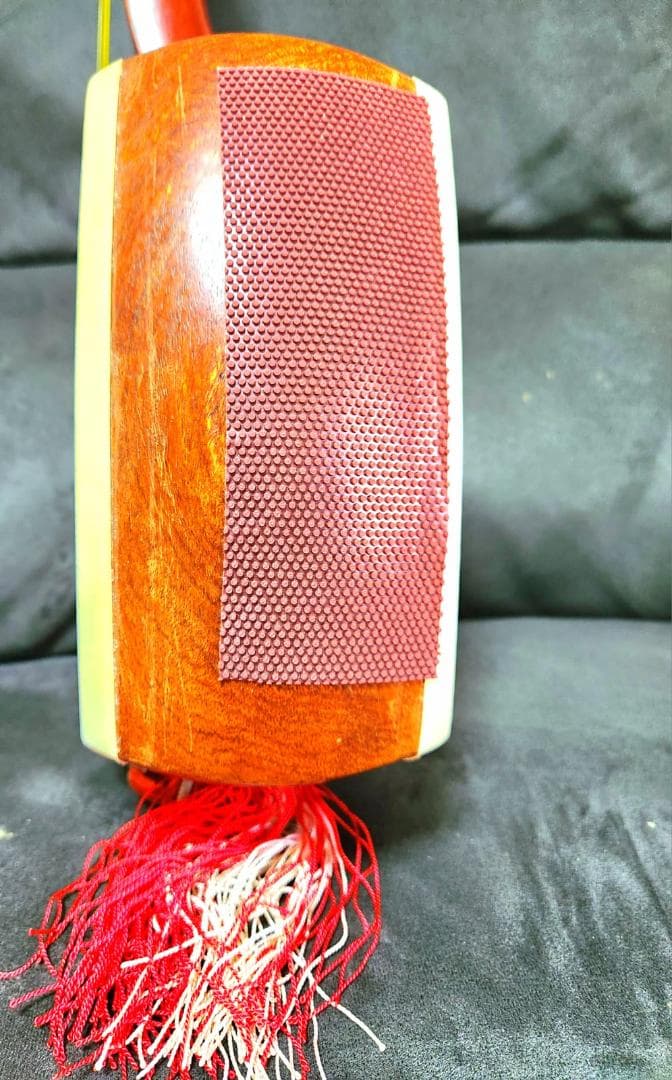 長唄三味線、細い棹、花梨、適切なサイズ、丸胴、皮に破れなし、本革