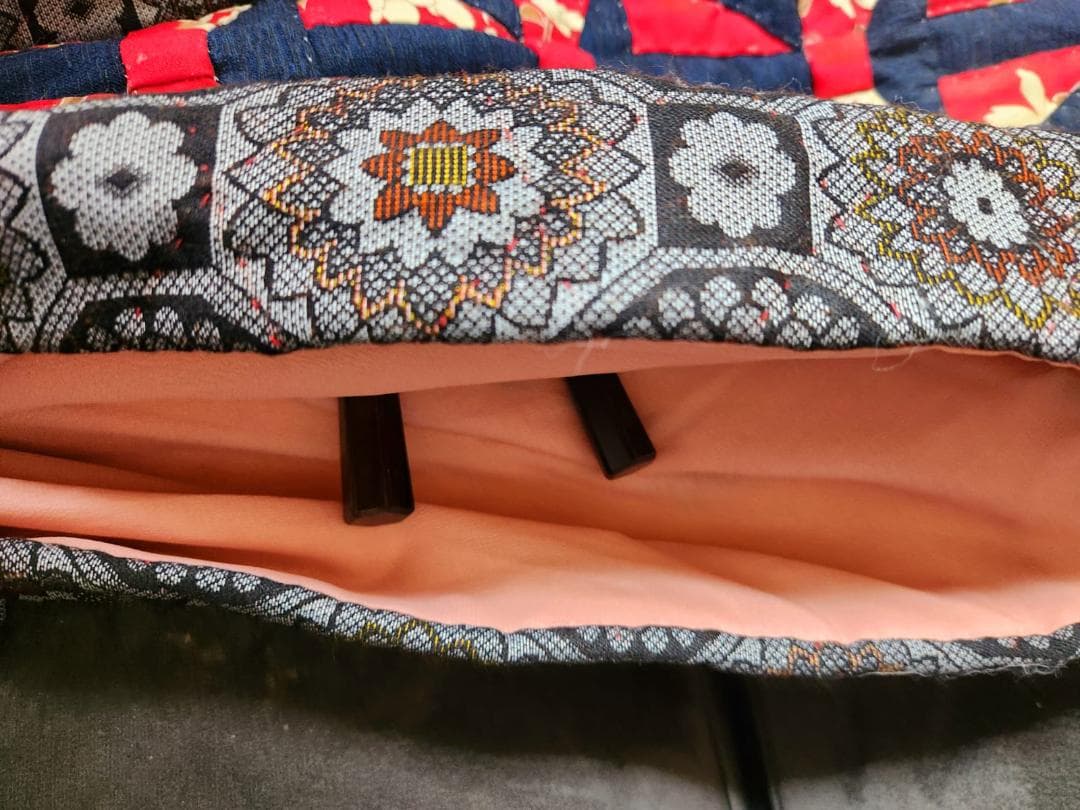 長唄三味線、細い棹、花梨、適切なサイズ、丸胴、皮に破れなし、本革