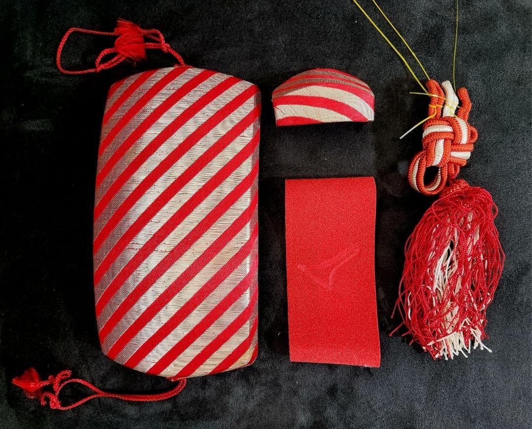 長唄三味線、細い棹、花梨、適切なサイズ、丸胴、皮に破れなし、本革