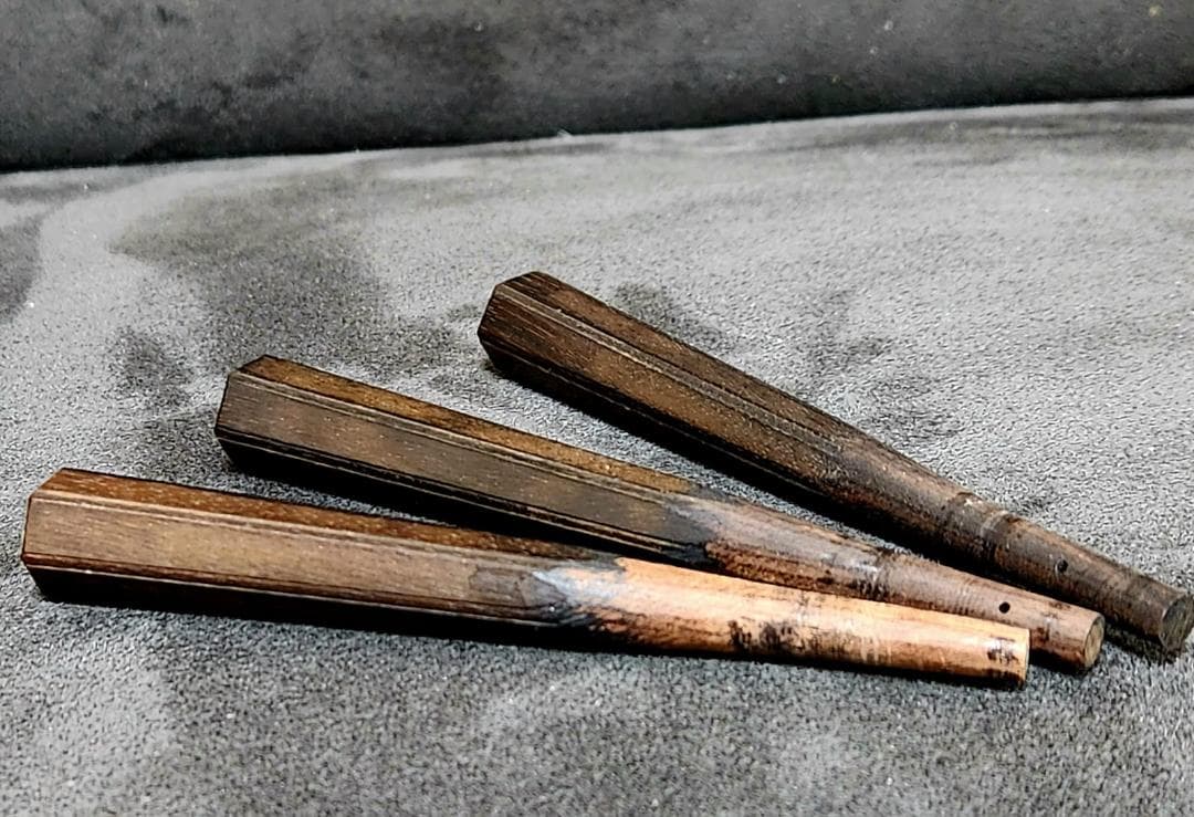 長唄三味線、細い棹、花梨、適切なサイズ、丸胴、皮に破れなし、本革