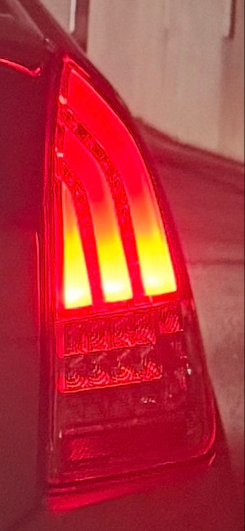 30プリウス　クリスタルアイ　社外テールランプ　シーケンシャル　ファイバー