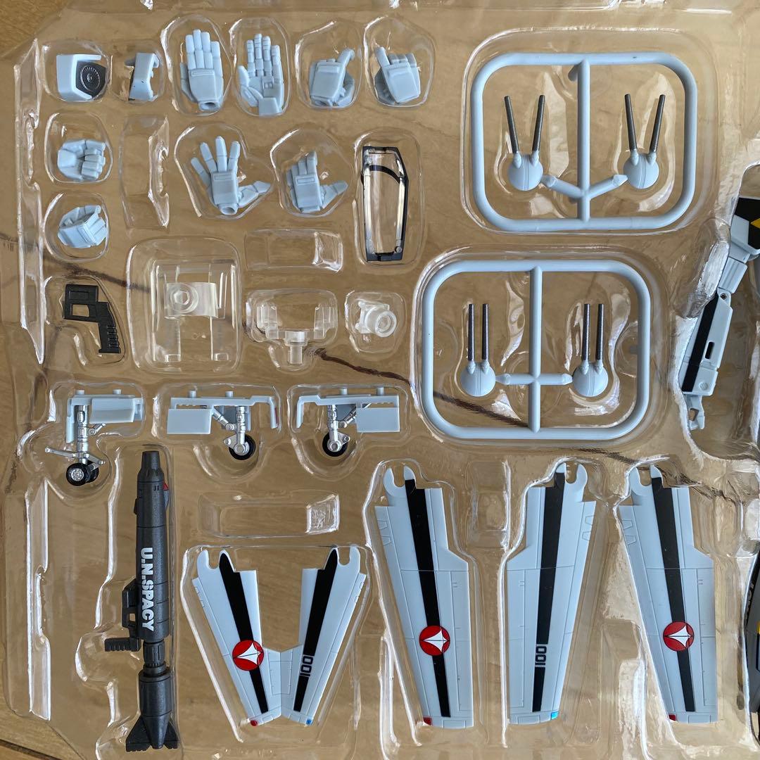 HI-L R VF-1Sストライクバルキリー(ロイ・フォッカー・スペシ…