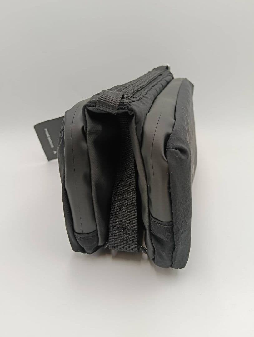 【大人気】【新品】メゾンキツネ×トポロジー　ボトルバッグ⭐︎ストラップセット