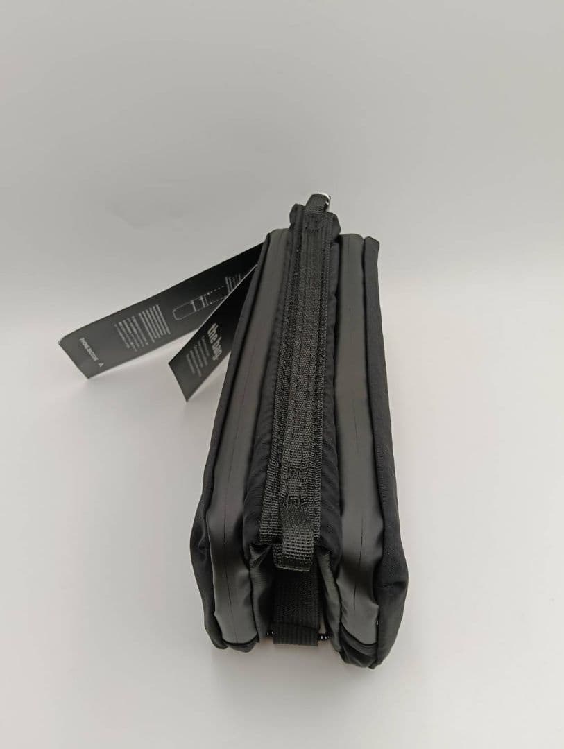 【大人気】【新品】メゾンキツネ×トポロジー　ボトルバッグ⭐︎ストラップセット