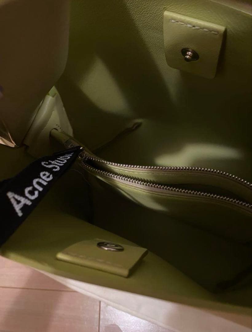 Acne Studios MUSUBI ミニショルダーバッグ アップルグリーン