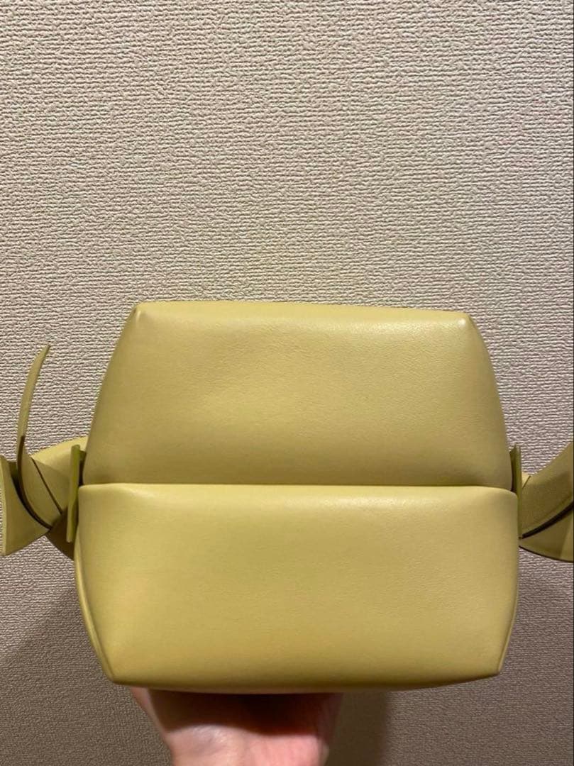 Acne Studios MUSUBI ミニショルダーバッグ アップルグリーン