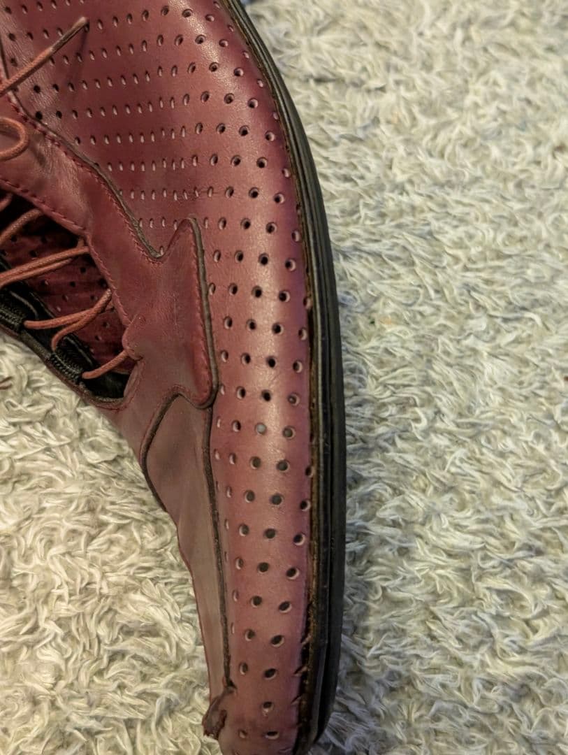 プラダ　ビジネスシューズ