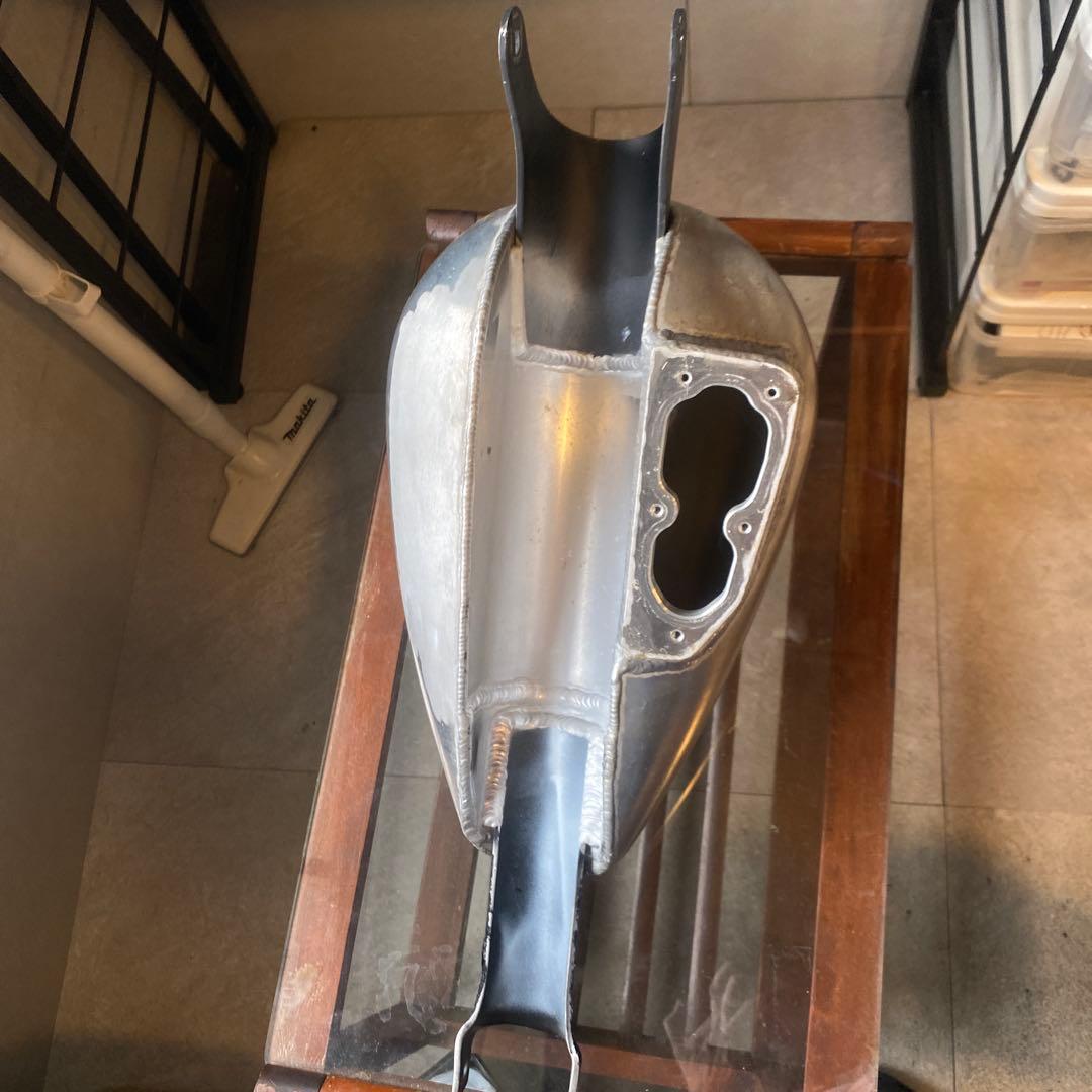 アルミ製タンク　ハーレー　スポーツスター　インジェクション用　ピーナッツタンク