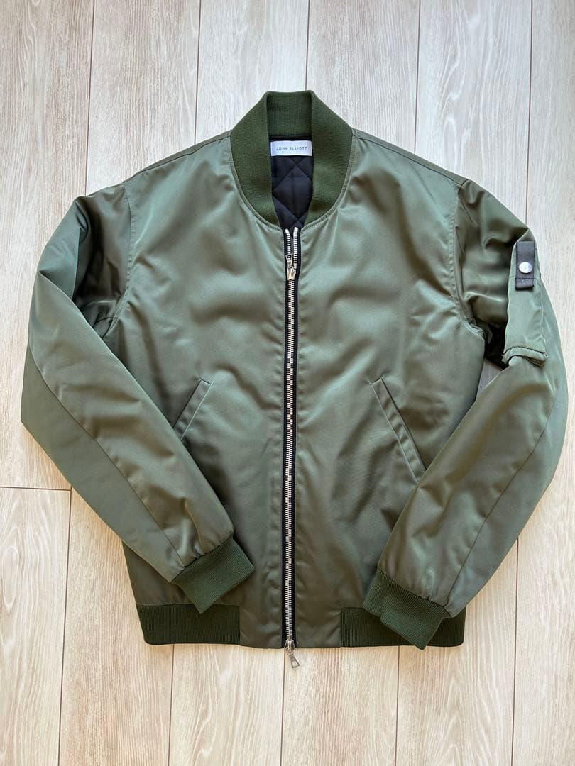 John Elliott MA1オリーブ サイズ2 クリーニング済み 値下げ