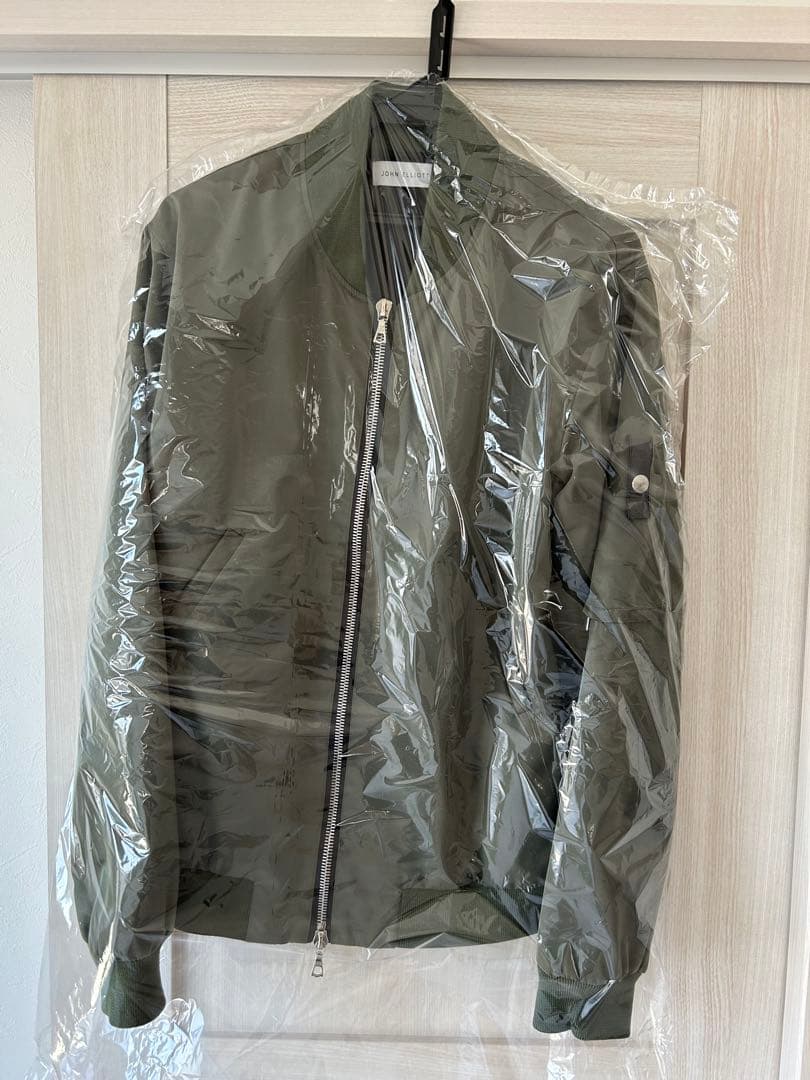 John Elliott MA1オリーブ サイズ2 クリーニング済み 値下げ