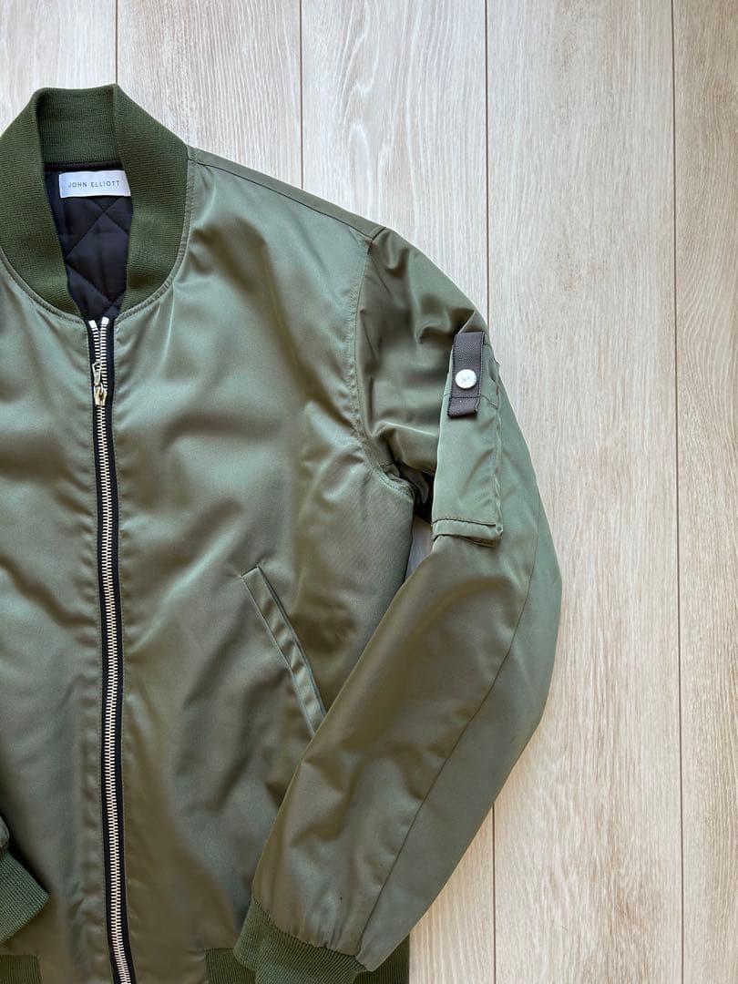 John Elliott MA1オリーブ サイズ2 クリーニング済み 値下げ