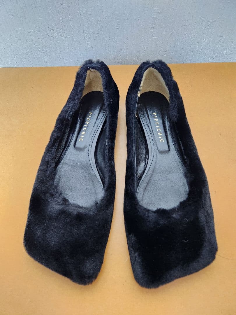 g*n様 美品 PIPPICHIC ブラックファー フラットシューズ 36.5