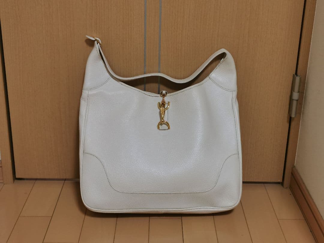 マウロ・ゴヴェルナ　MAURO GOVERNA　ホワイトレザーバッグ