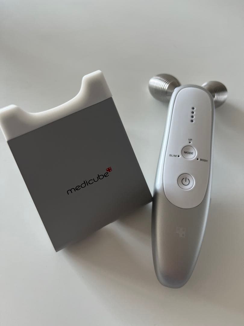 ボディ・フェイスケア medicube AGE-R DERMA EMS SHOT